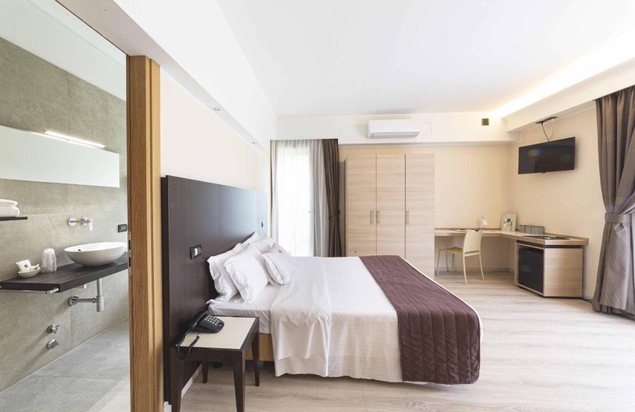 Hotel Alla Corte Spa & Wellness Relax バッサーノ・デル・グラッパ エクステリア 写真